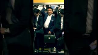 Час пик в токийском метро